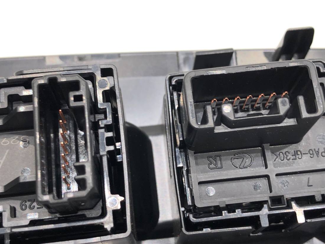 Блок кнопок стеклоподъемников Lexus LBX 74231-52C10/30 — фото детали 3
