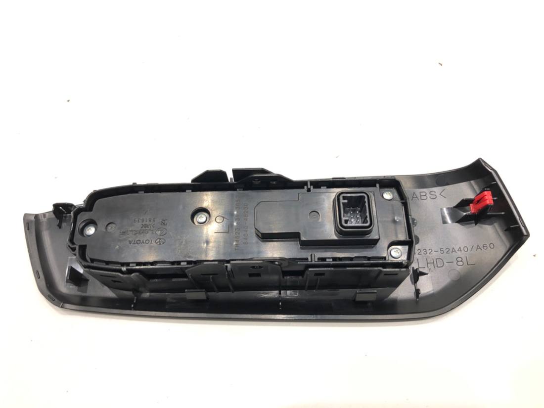 Блок кнопок склопідйомників Lexus LBX 84040-48230 — фото деталі 2