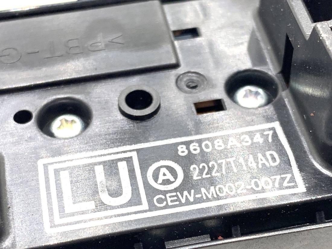Блок кнопок склопідйомників Mitsubishi Outlander 8608A347 — фото деталі 4