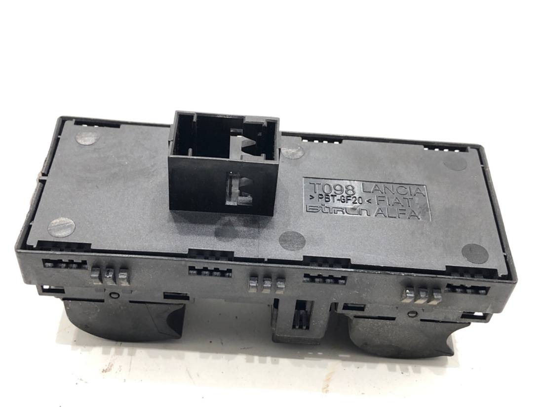 Блок кнопок стеклоподъемников Fiat Doblo 7354986800 — фото детали 2