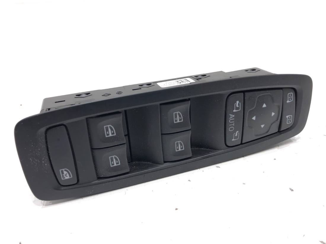 Блок кнопок склопідйомників Renault Megane 4 E1078727G