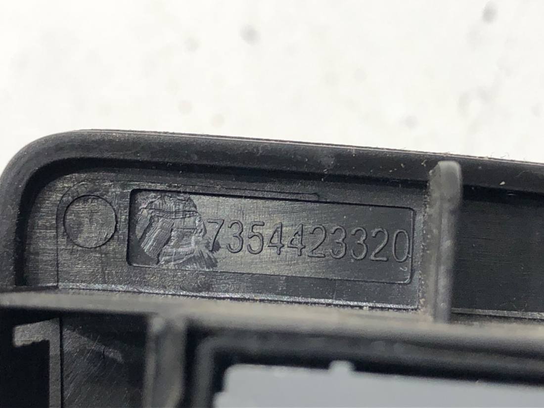 Блок кнопок стеклоподъемников Fiat Linea 7354423320 — фото детали 3