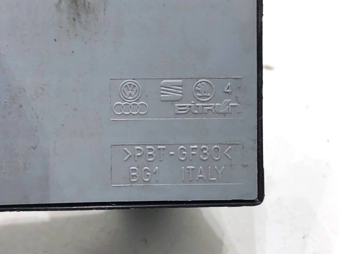 Блок кнопок склопідйомників Volkswagen Golf 6 1K4959857B — фото деталі 5