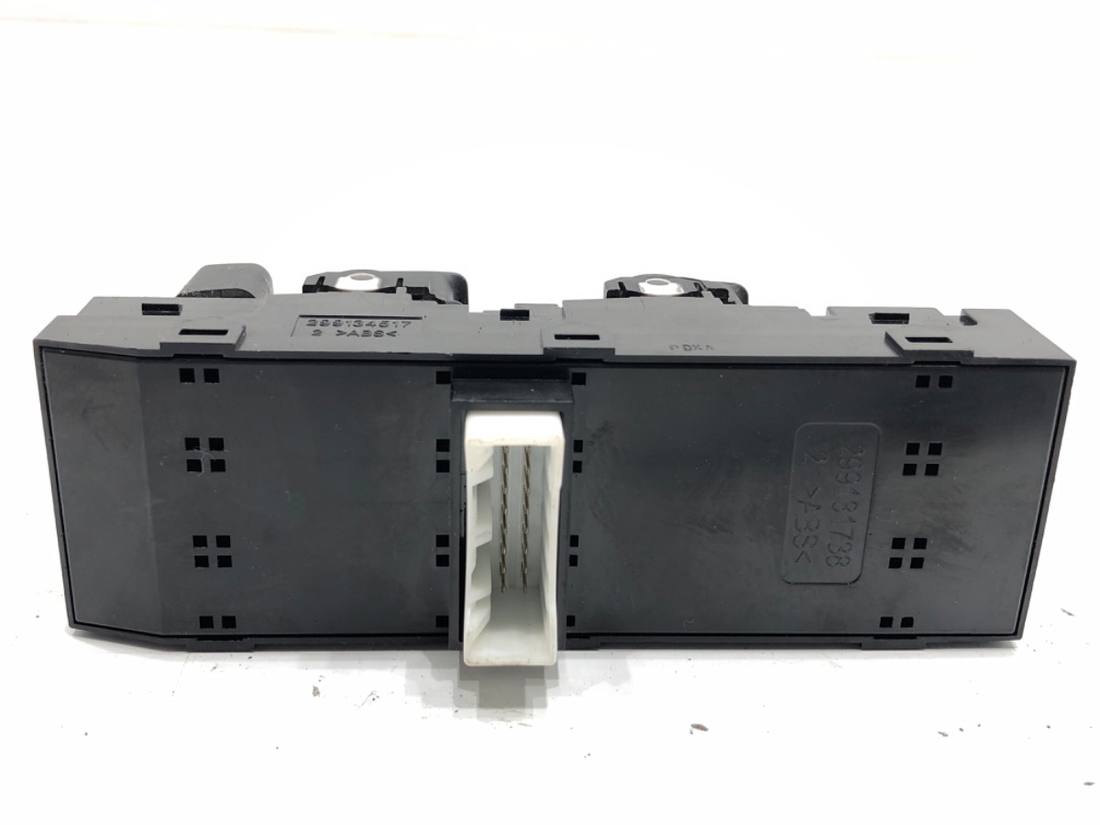 Блок кнопок склопідйомників Hyundai I20 93570-C8111 — фото деталі 3