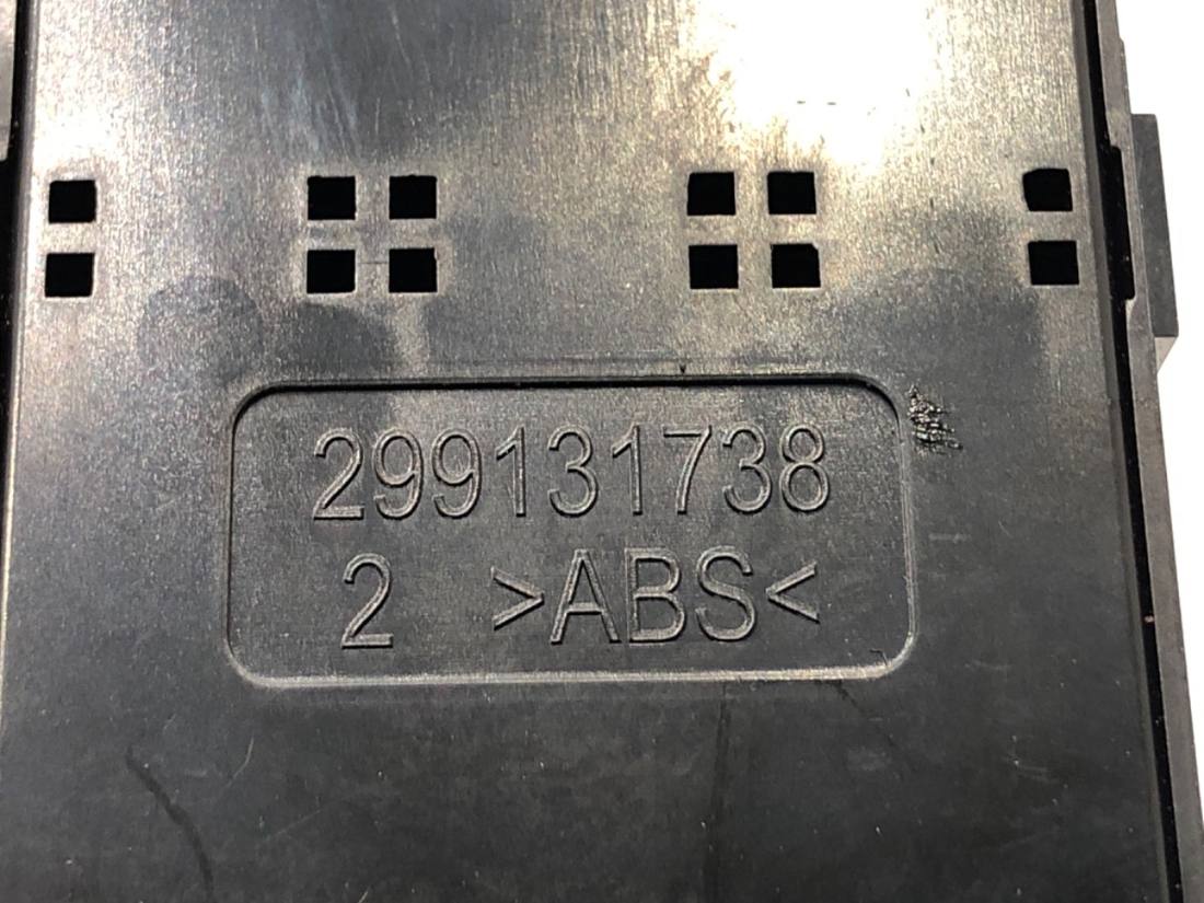 Блок кнопок склопідйомників Hyundai I20 93570-C8111 — фото деталі 5
