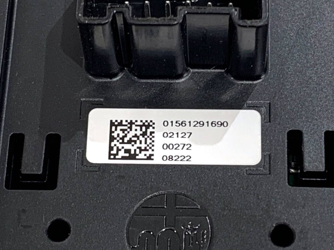 Блок кнопок склопідйомників Alfa romeo Stelvio 01561291690 — фото деталі 4