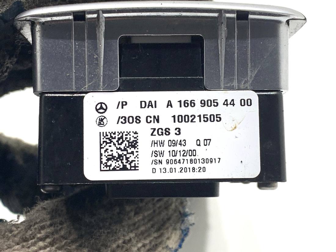 Блок кнопок склопідйомників Mercedes GLE V167 A1669054400 — фото деталі 5