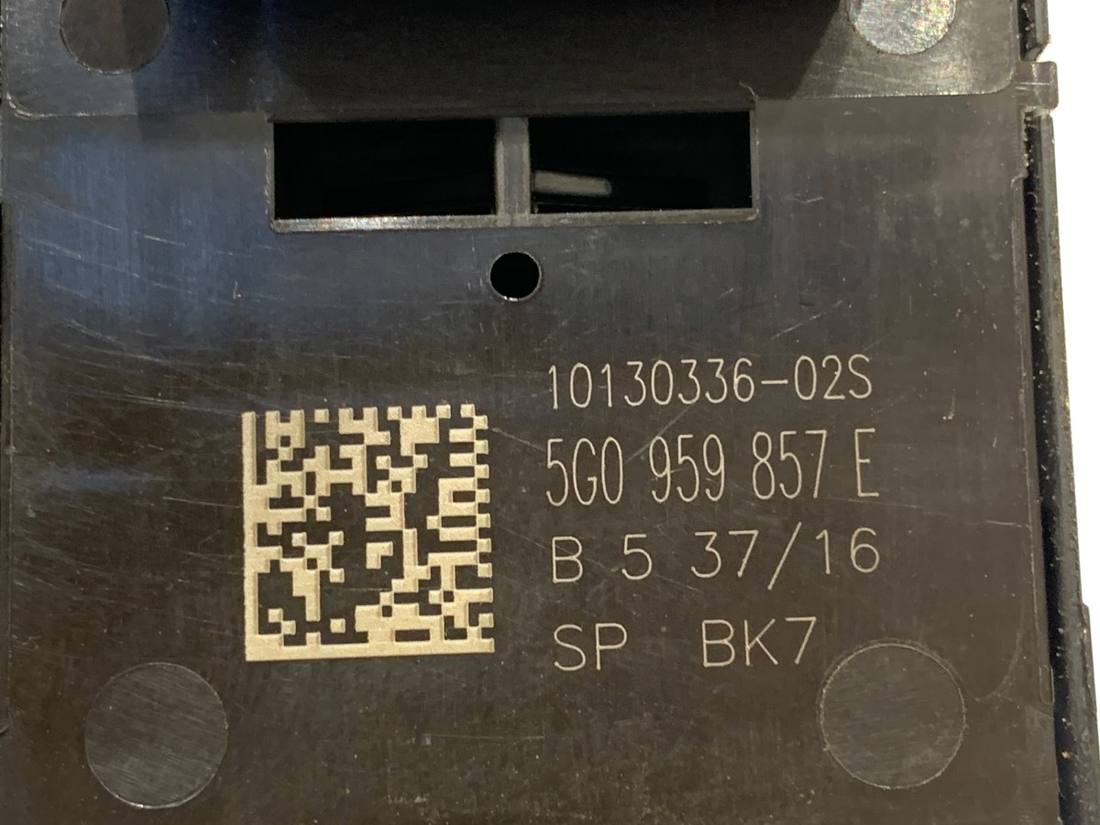 Блок кнопок склопідйомників Volkswagen Passat B8 5G0959857E — фото деталі 4