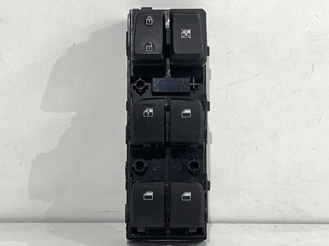 Блок кнопок склопідйомників Hyundai Kona 93570-J9150