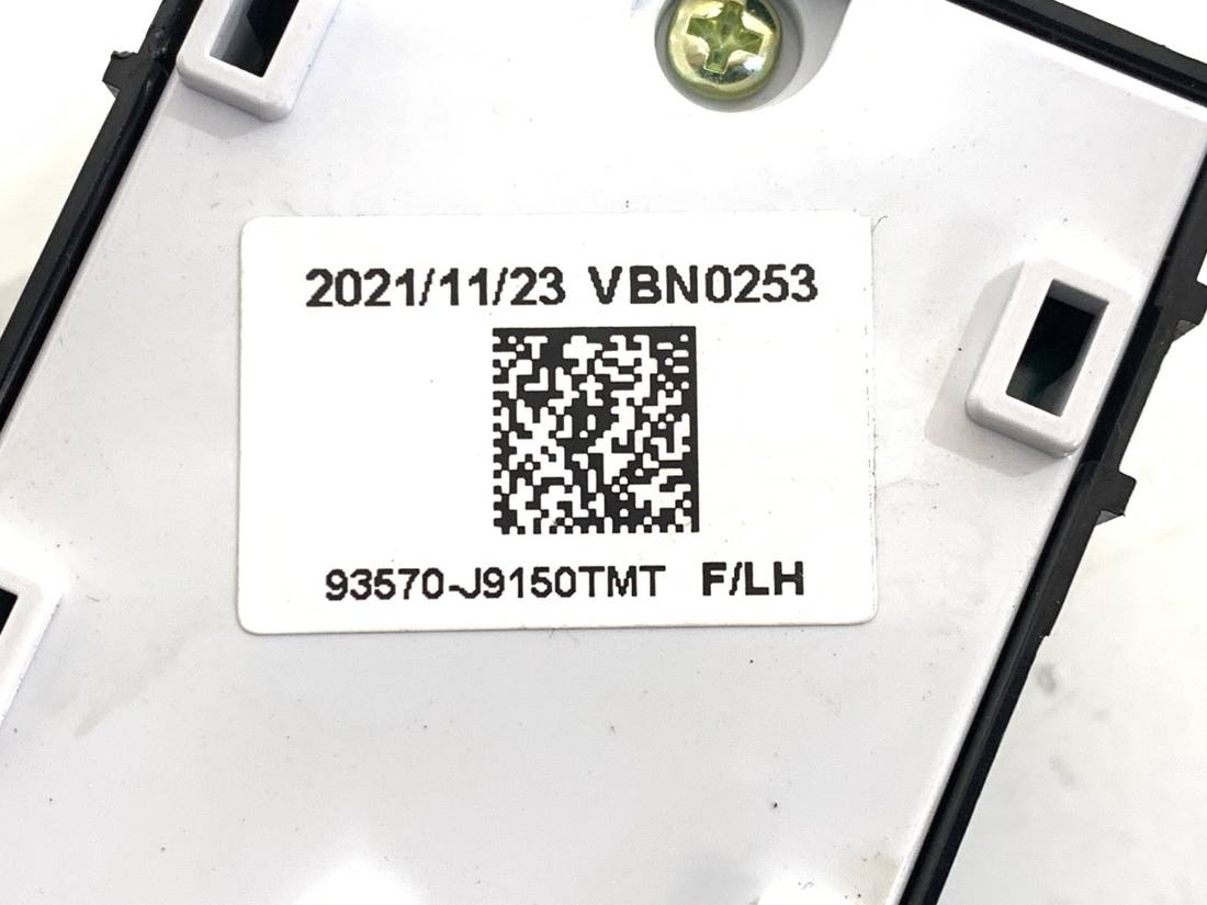 Блок кнопок склопідйомників Hyundai Kona 93570-J9150 — фото деталі 5