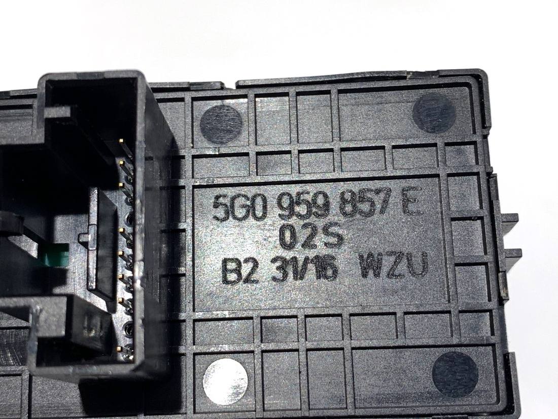 Блок кнопок склопідйомників Volkswagen Passat B8 5G0959857E — фото деталі 5