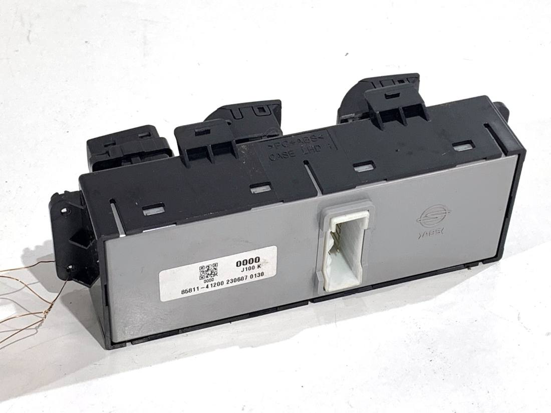 Блок кнопок стеклоподъемников Ssangyong Torres 85811-41200 — фото детали 2