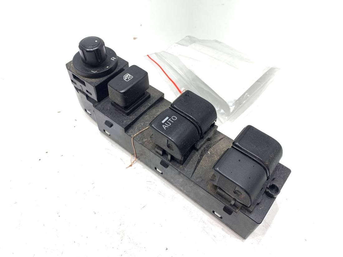 Блок кнопок склопідйомників Mazda 3 BHR966350