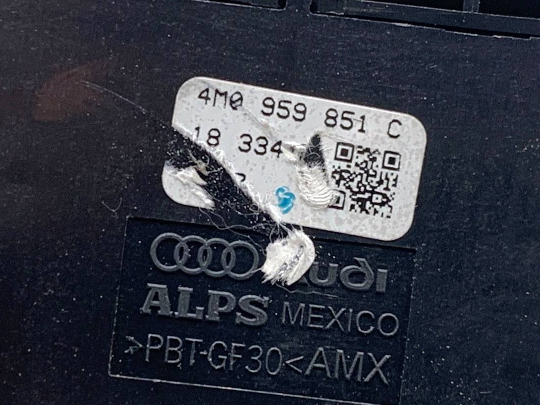 Блок кнопок склопідйомників Audi Q8 4M0959851C — фото деталі 5
