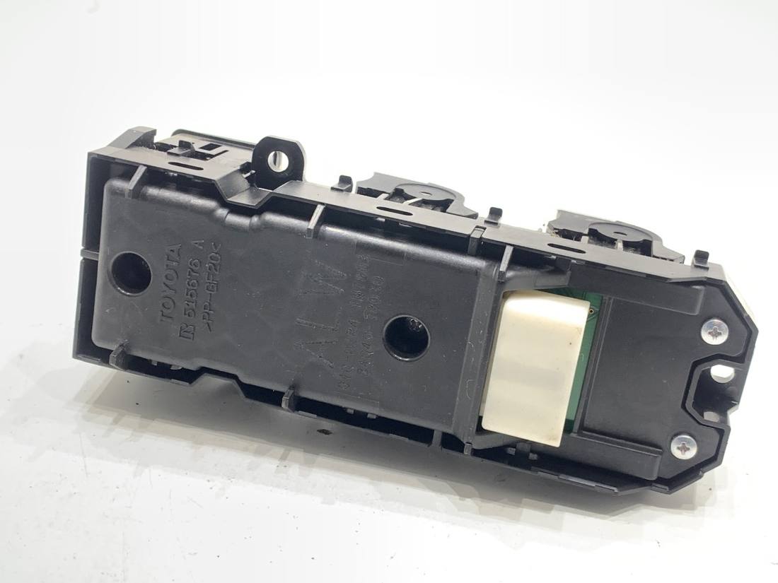 Блок кнопок склопідйомників Lexus NX 84040-78030 — фото деталі 3