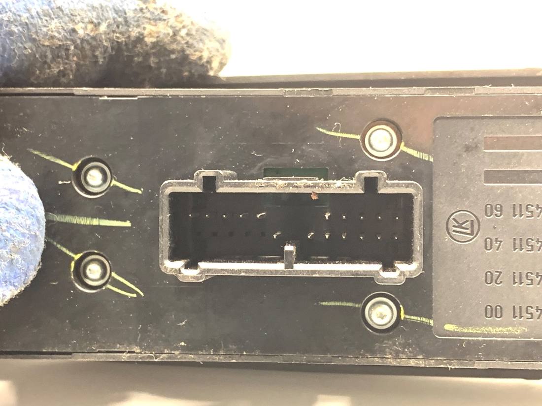 Блок кнопок стеклоподъемников Volvo V50 30739845 — фото детали 3