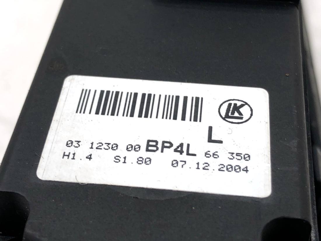 Блок кнопок склопідйомників Mazda 3 03123000BP4L66350 — фото деталі 5