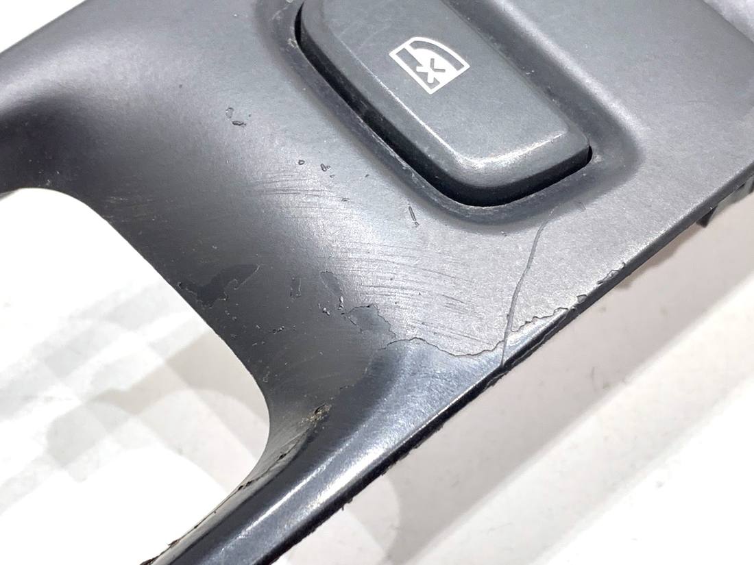 Блок кнопок стеклоподъемников Renault Captur 254118722R — фото детали 3