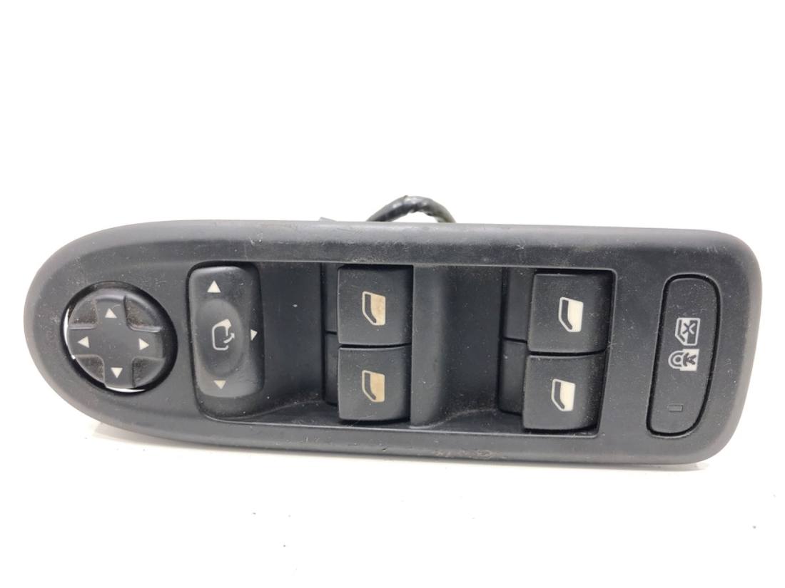 Блок кнопок склопідйомників Citroen C5