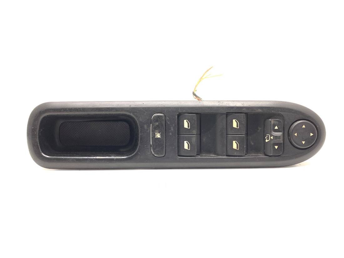 Блок кнопок склопідйомників Peugeot 407 53269704