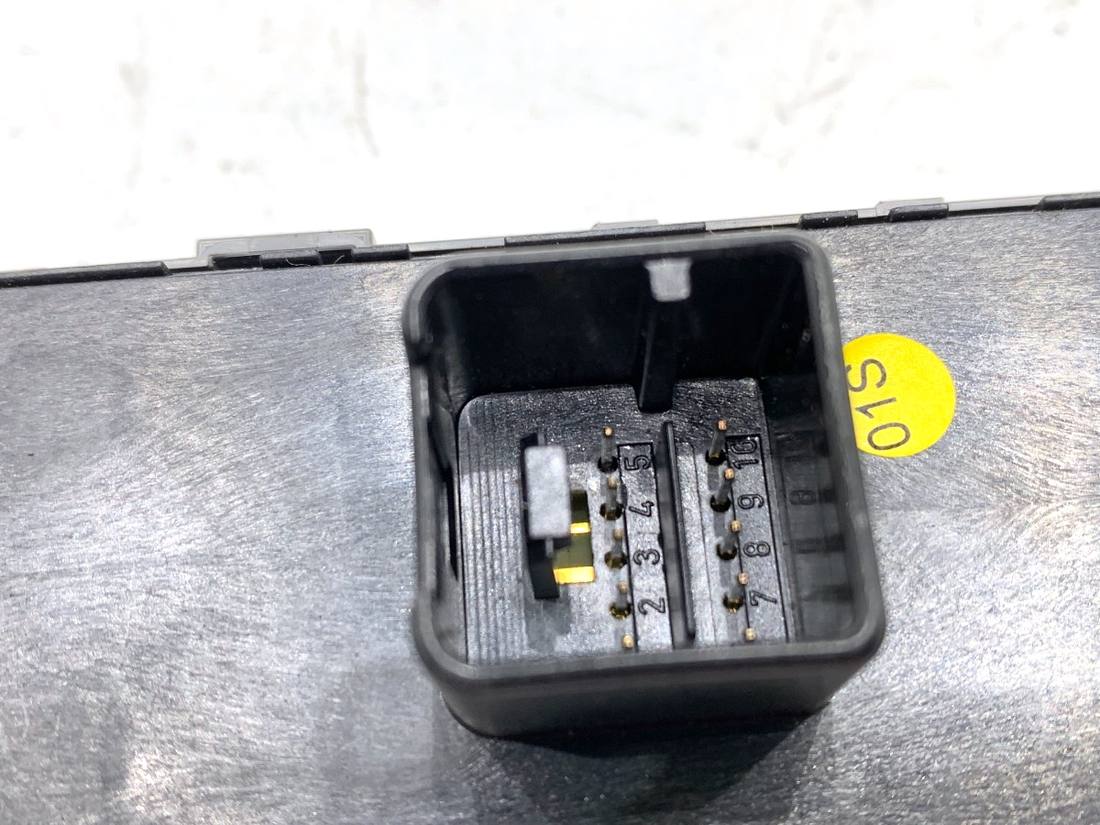 Блок кнопок склопідйомників Seat Alhambra 7N0868247 — фото деталі 4