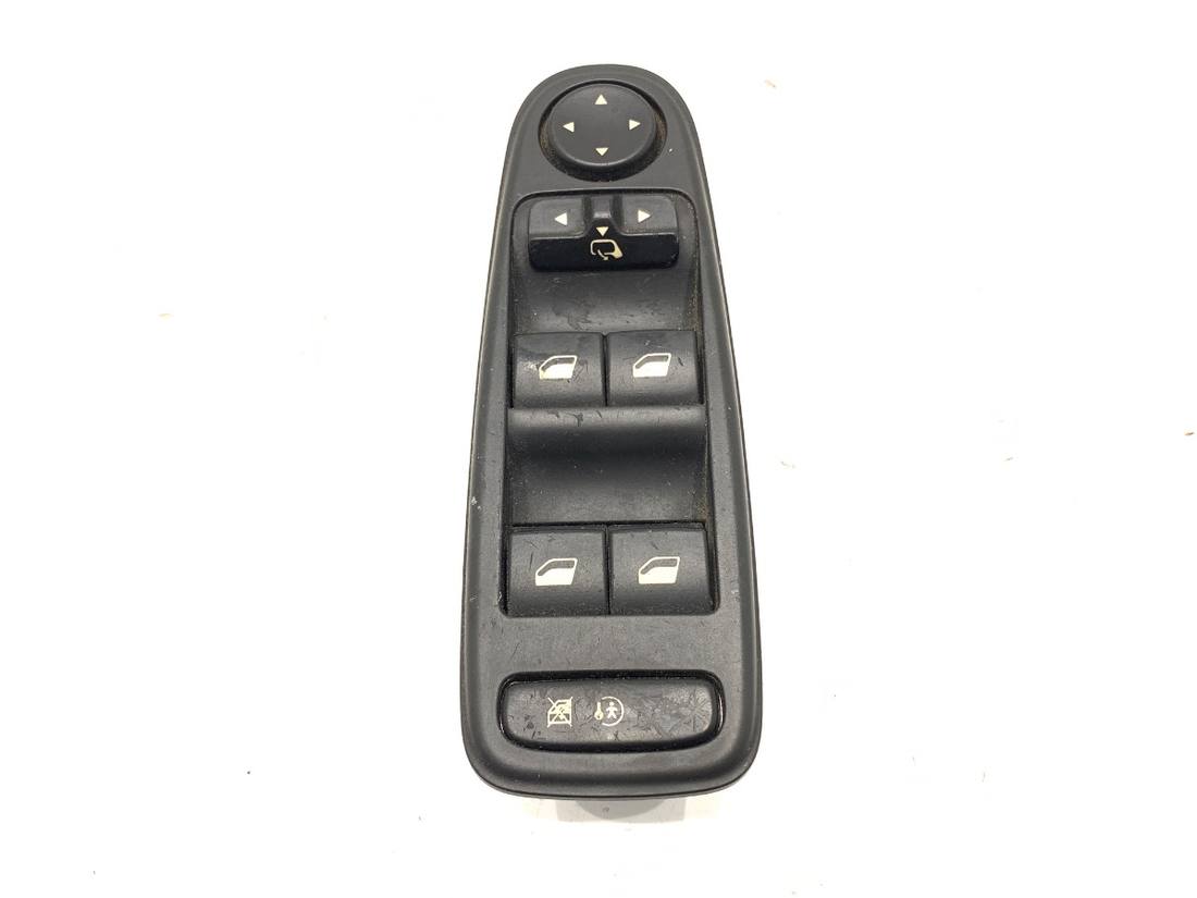 Блок кнопок склопідйомників Citroen C4 96639383ZD