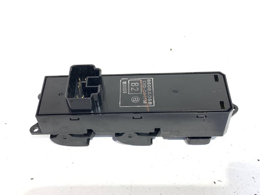 Блок кнопок склопідйомників Mitsubishi Lancer 8608A068 — фото деталі 3