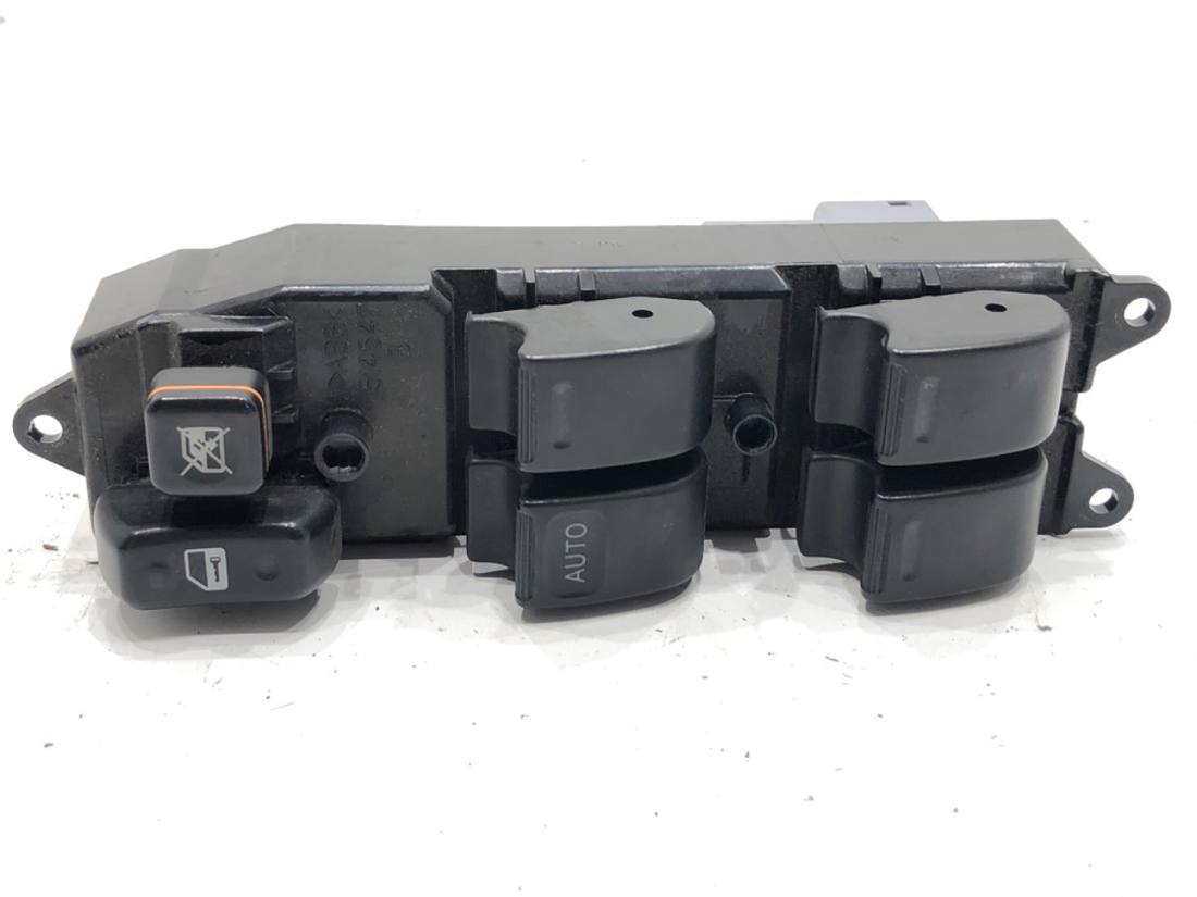 Блок кнопок склопідйомників Toyota Prius 84820-47021