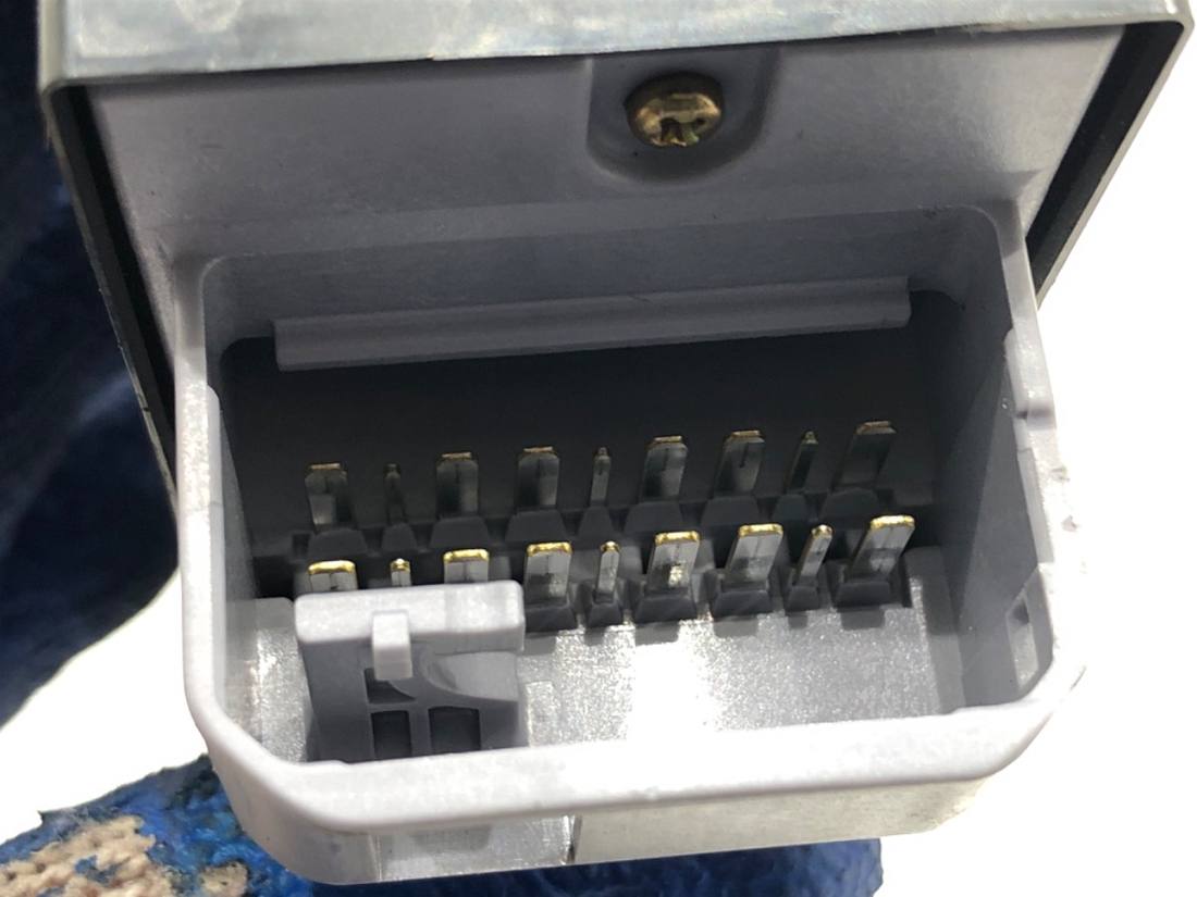Блок кнопок склопідйомників Toyota Prius 84820-47021 — фото деталі 4