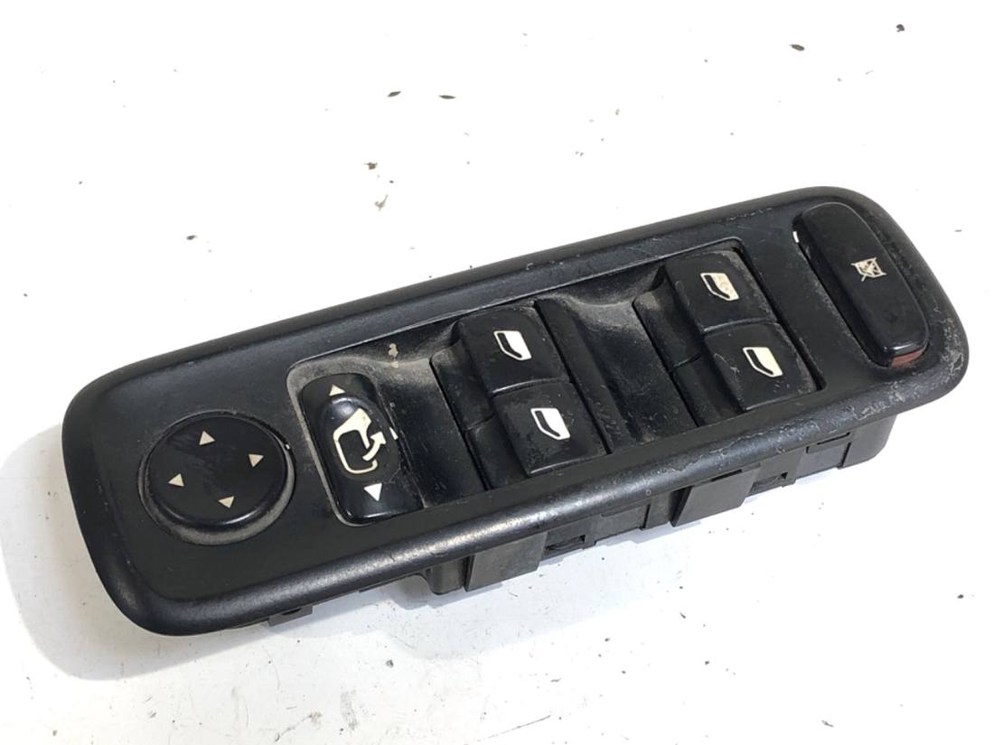 Блок кнопок стеклоподъемников Citroen C8 14996390XT