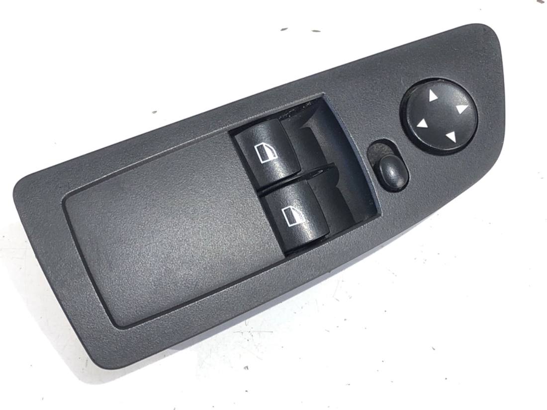 Блок кнопок склопідйомників BMW 1 E87 6970160