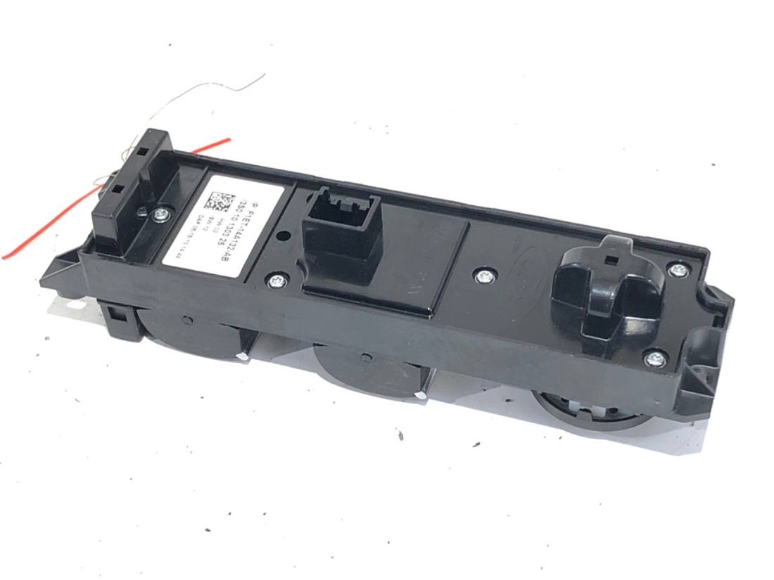 Блок кнопок стеклоподъемников Ford Kuga F1ET-14A132-AB — фото детали 2