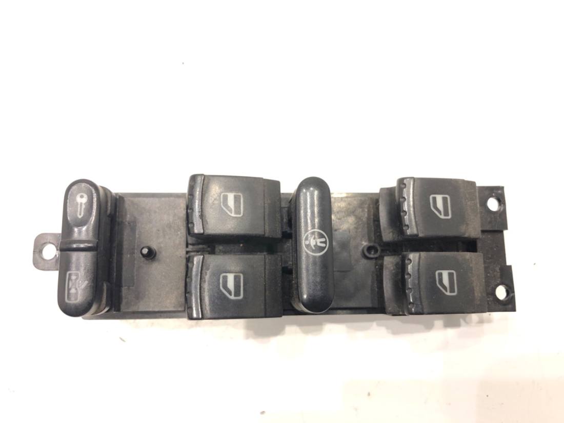 Блок кнопок склопідйомників Volkswagen Passat B5 1J4959857