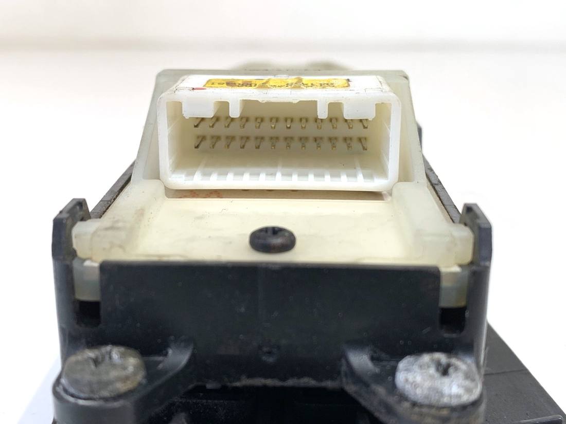 Блок кнопок склопідйомників Toyota Avensis T25 84820-05100 — фото деталі 4