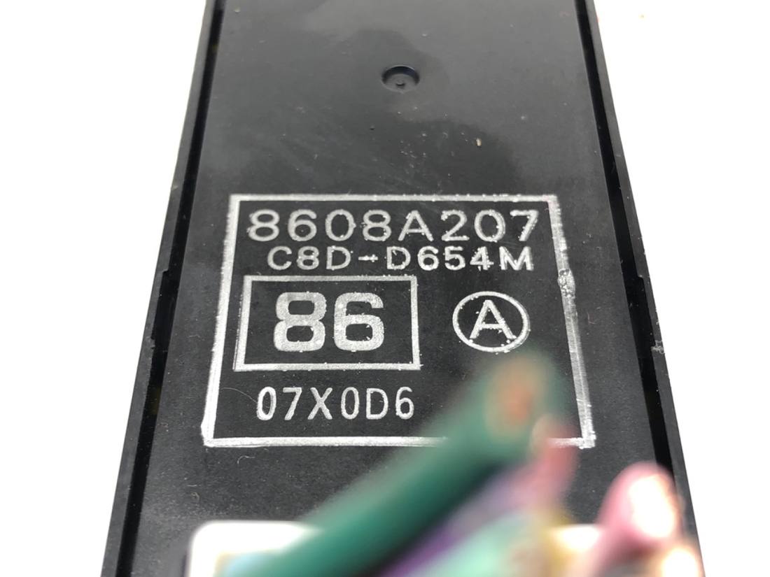 Блок кнопок склопідйомників Mitsubishi ASX 8608A207 — фото деталі 3