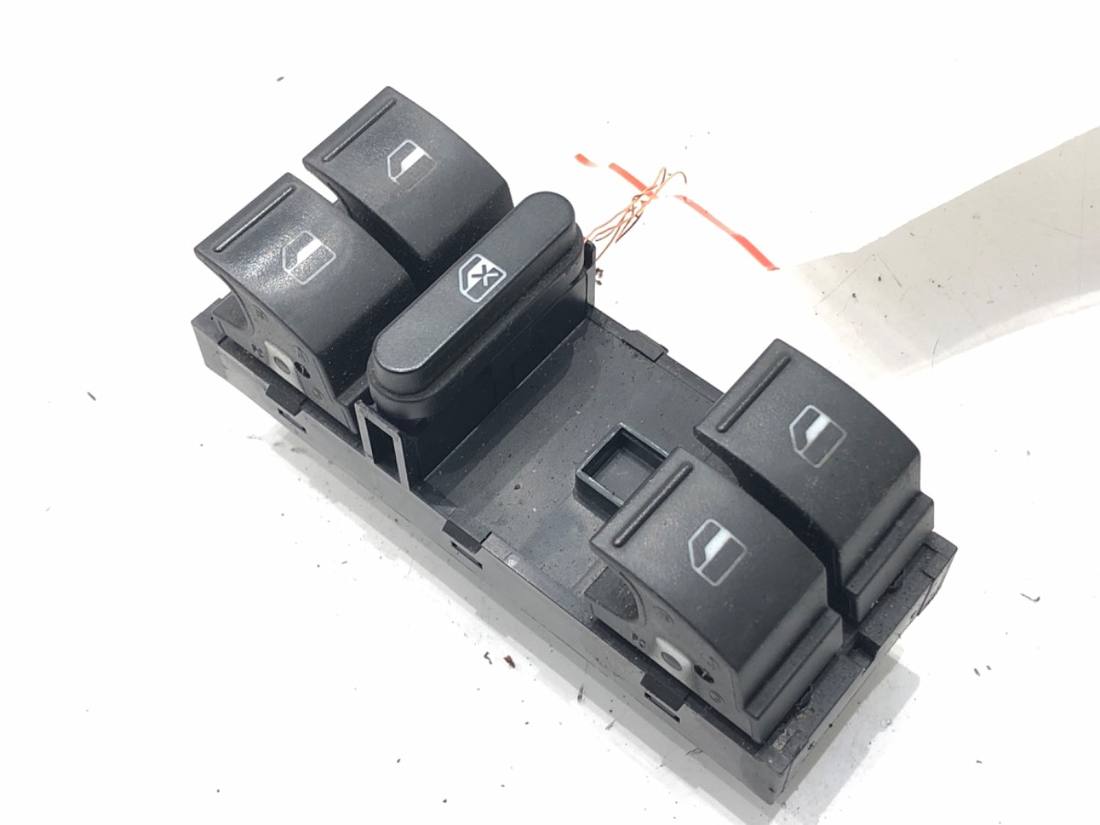 Блок кнопок склопідйомників Volkswagen Passat B6 1K4959857A