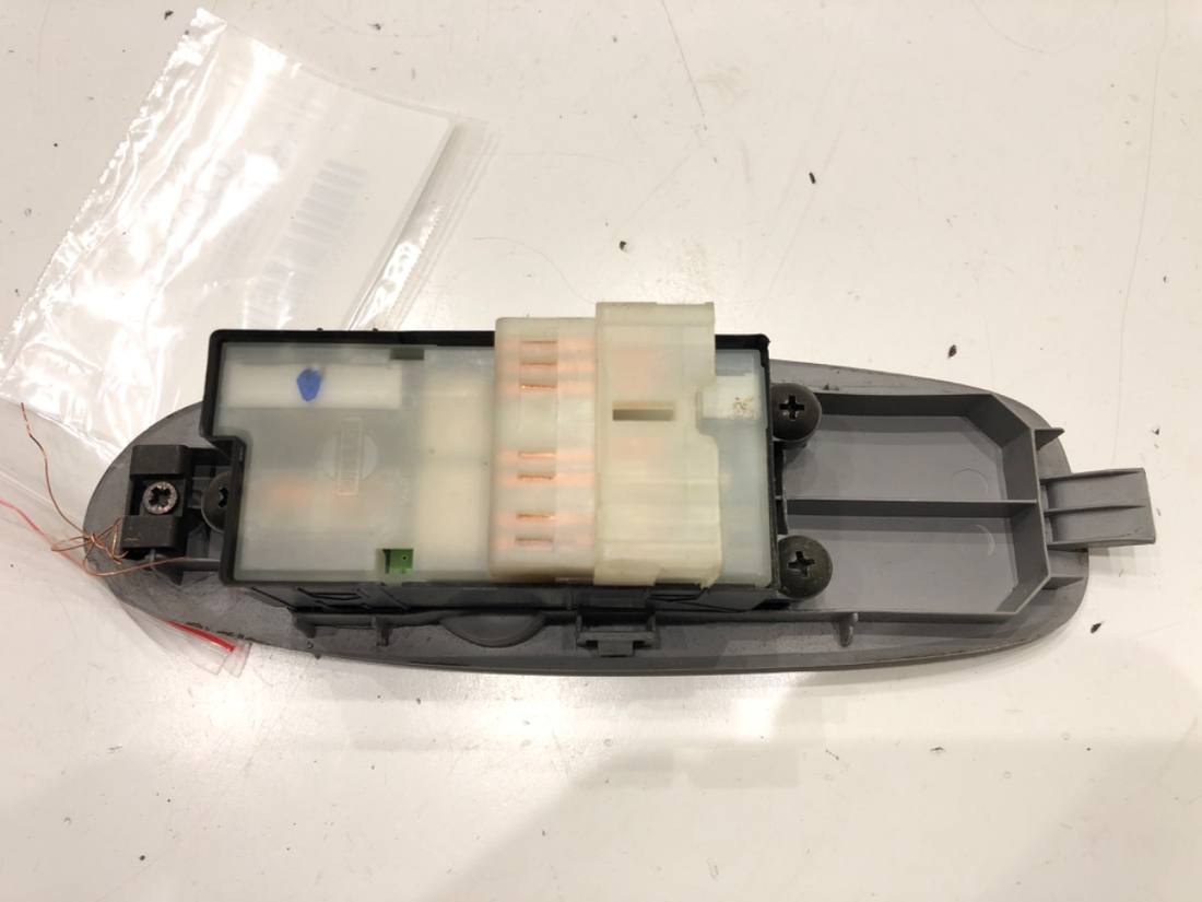 Блок кнопок склопідйомників Nissan Almera 80961BU200 — фото деталі 3