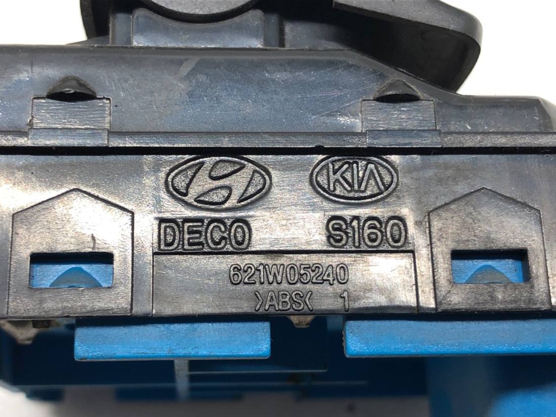 Блок кнопок склопідйомників Kia Picanto 621W05240 — фото деталі 4
