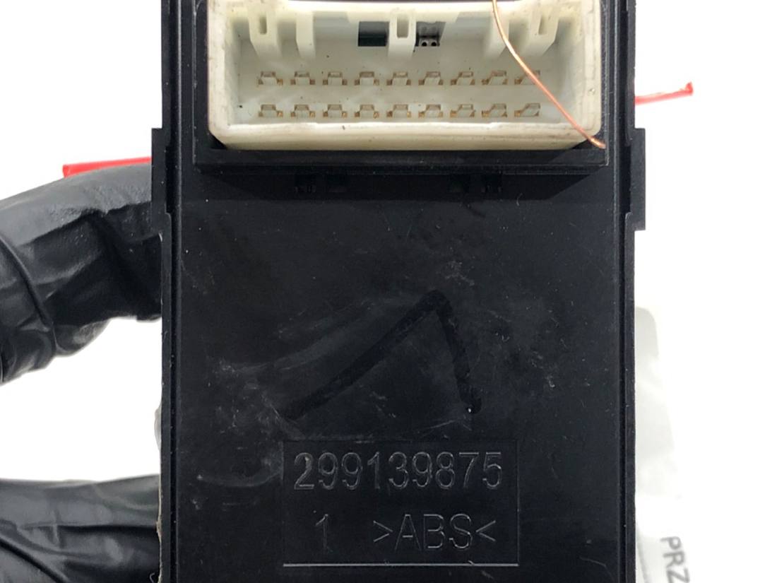 Блок кнопок склопідйомників Hyundai I20 93570-C8040 — фото деталі 5