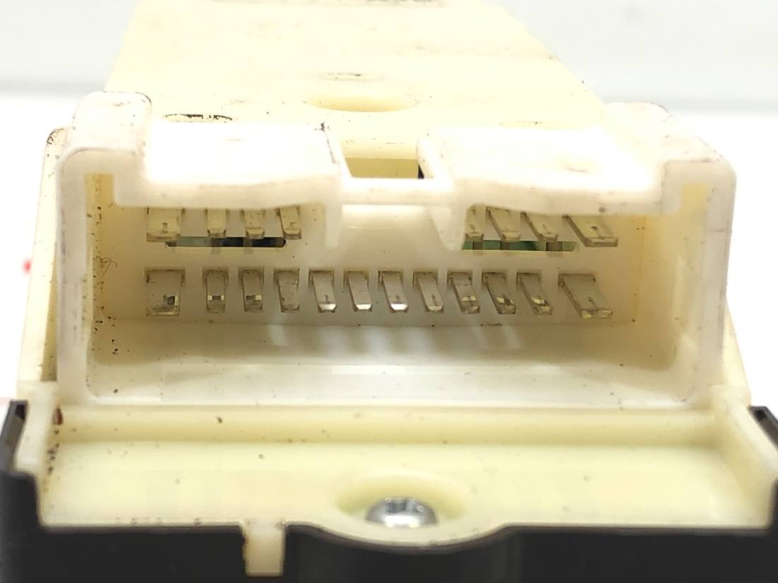 Блок кнопок склопідйомників Toyota Previa 84040-28031 — фото деталі 5