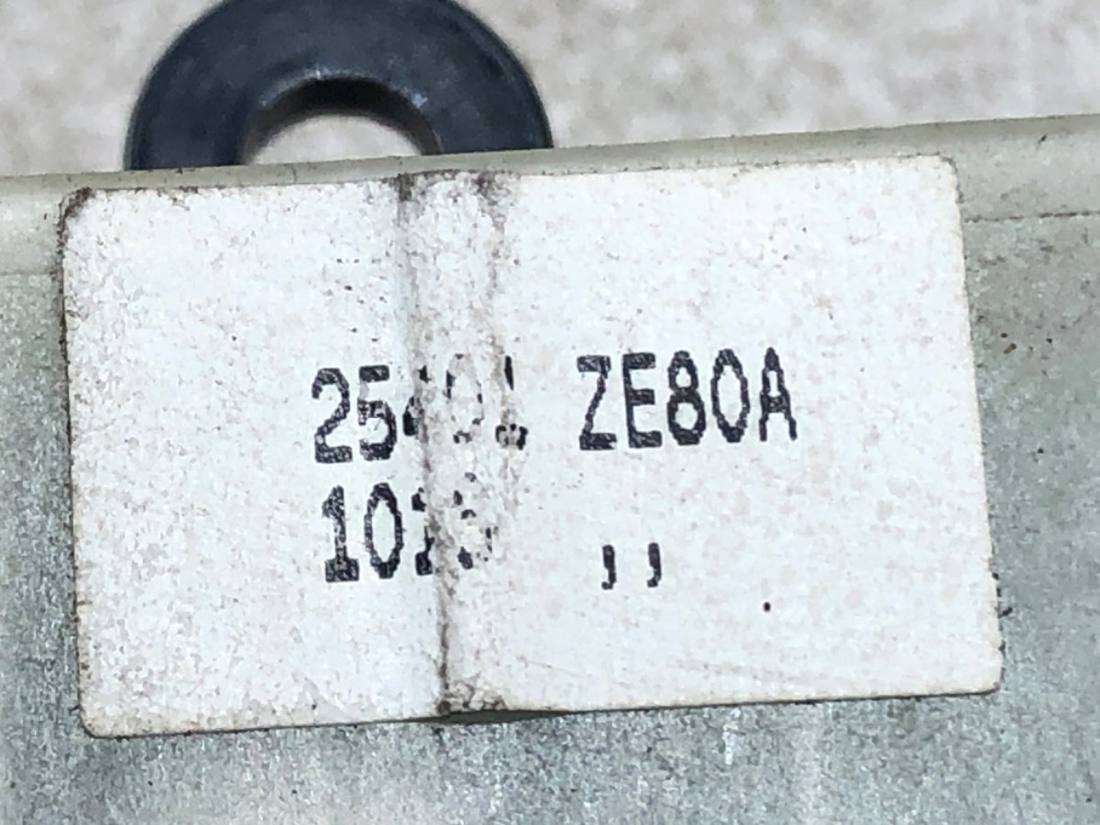 Блок кнопок склопідйомників Nissan Sentra B15 25401ZE80A — фото деталі 4