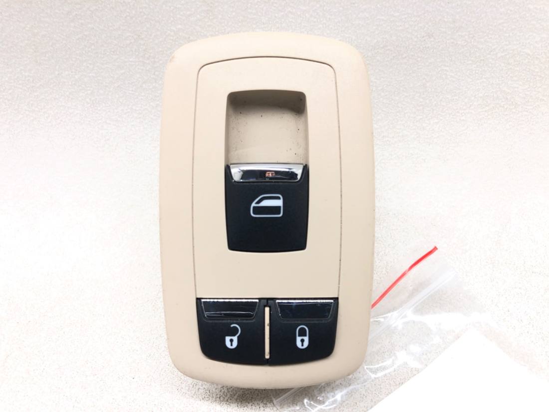 Блок кнопок склопідйомників Maserati Quattroporte 670019514