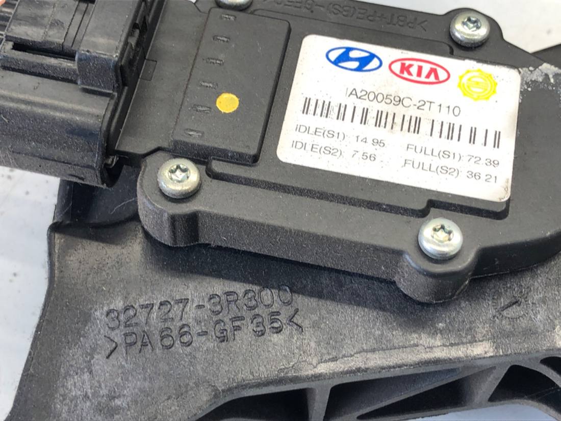 Педаль газа потенциометр Kia Optima 32727-3R300 — фото детали 3