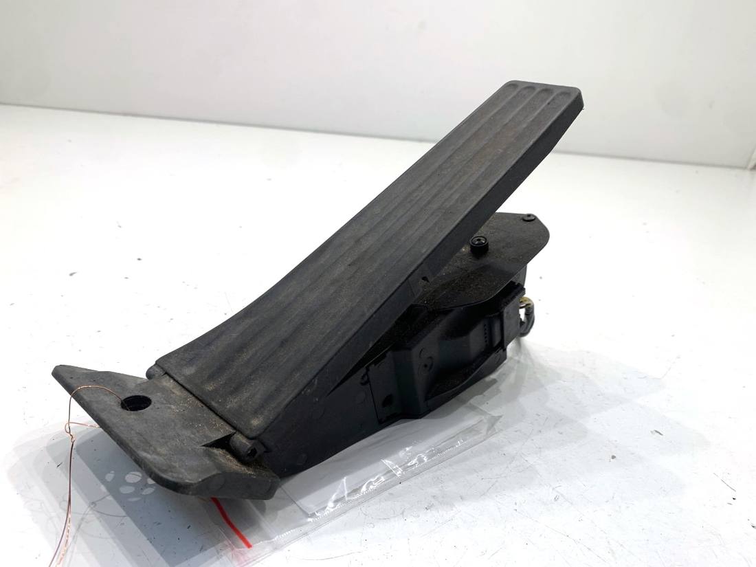Педаль газа потенциометр BMW 2 F45 F46 6859999