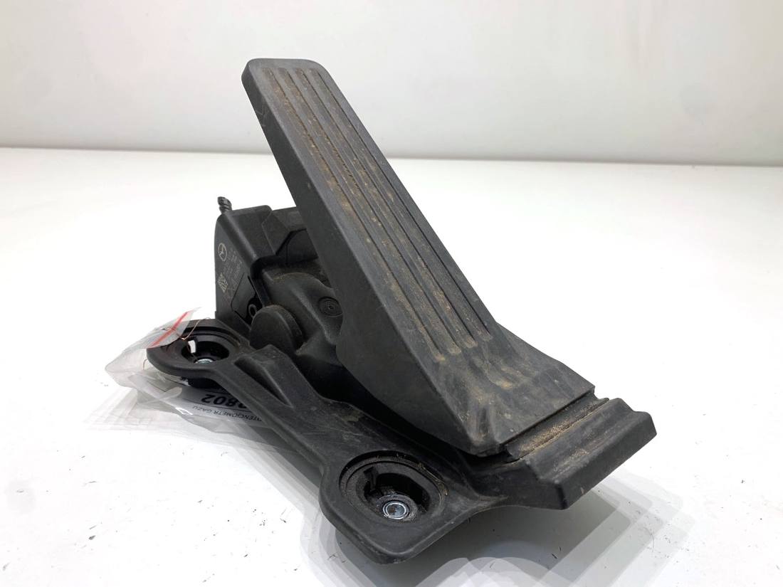 Педаль газа потенциометр Mazda 3 BCKA-41600-A