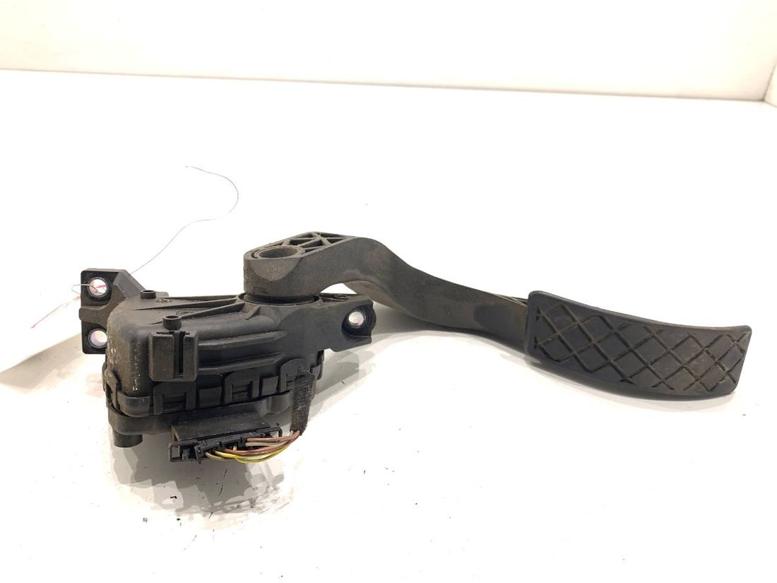 Педаль газу потенціометр Audi A4 B7 8E1721523G
