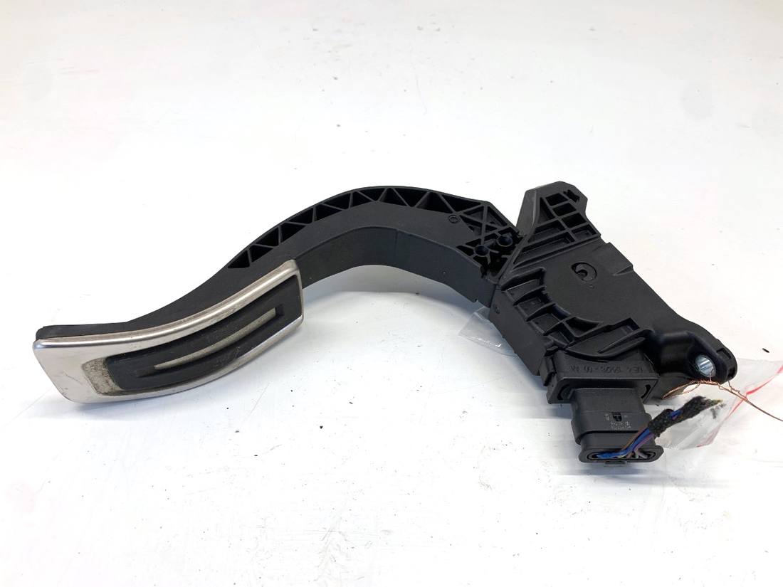 Педаль газу потенціометр Audi A4 B9 8W1723523A