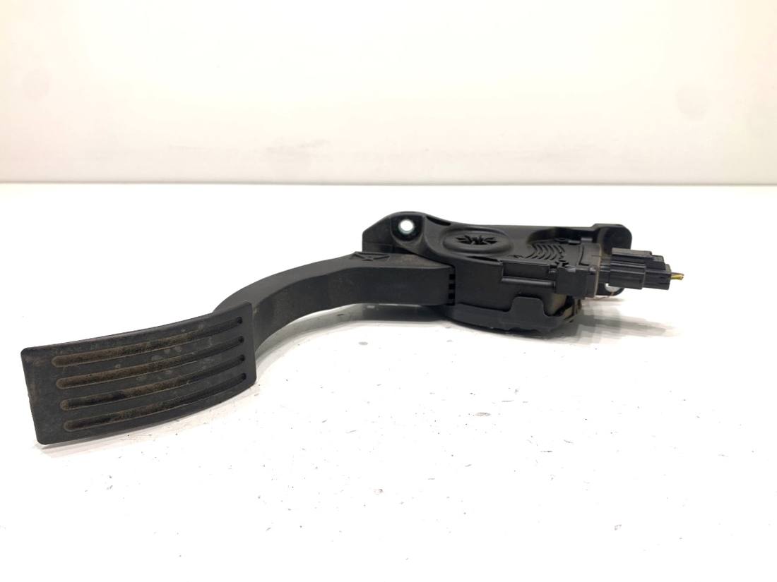 Педаль газу потенціометр Volvo V40 31280595