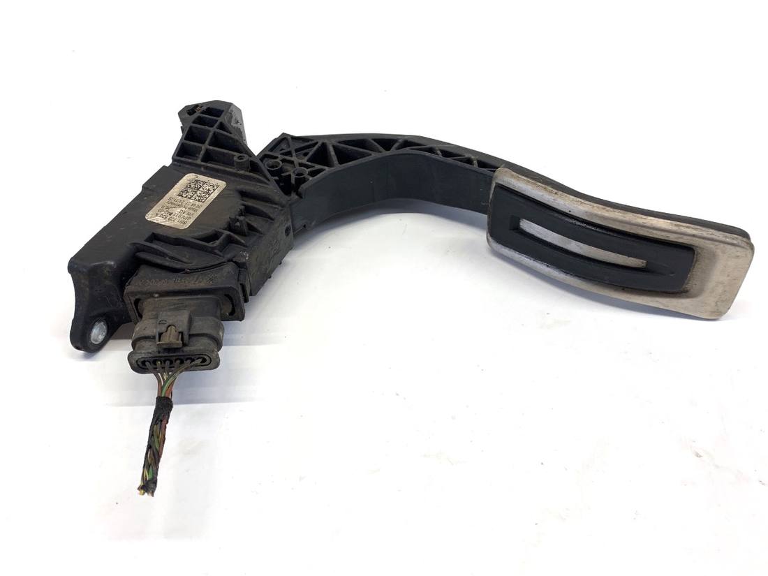Педаль газу потенціометр Audi A6 C8 8W1723523A