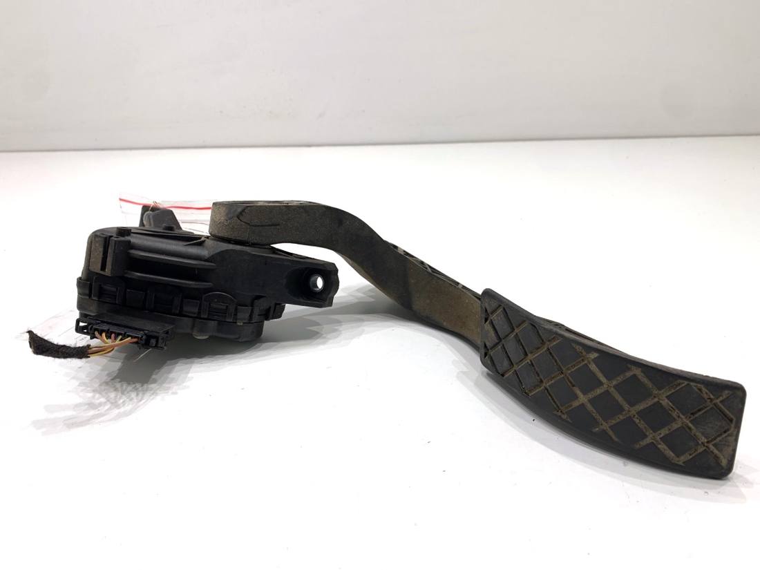 Педаль газу потенціометр Audi A4 B6 8E1721523A
